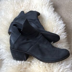 Dolce Vita black soft leather booties size 10